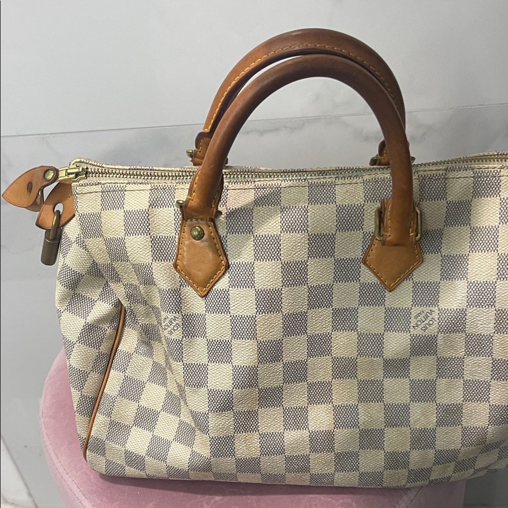 Louis Vuitton Checkered speedy bag. Used but in good condition.
